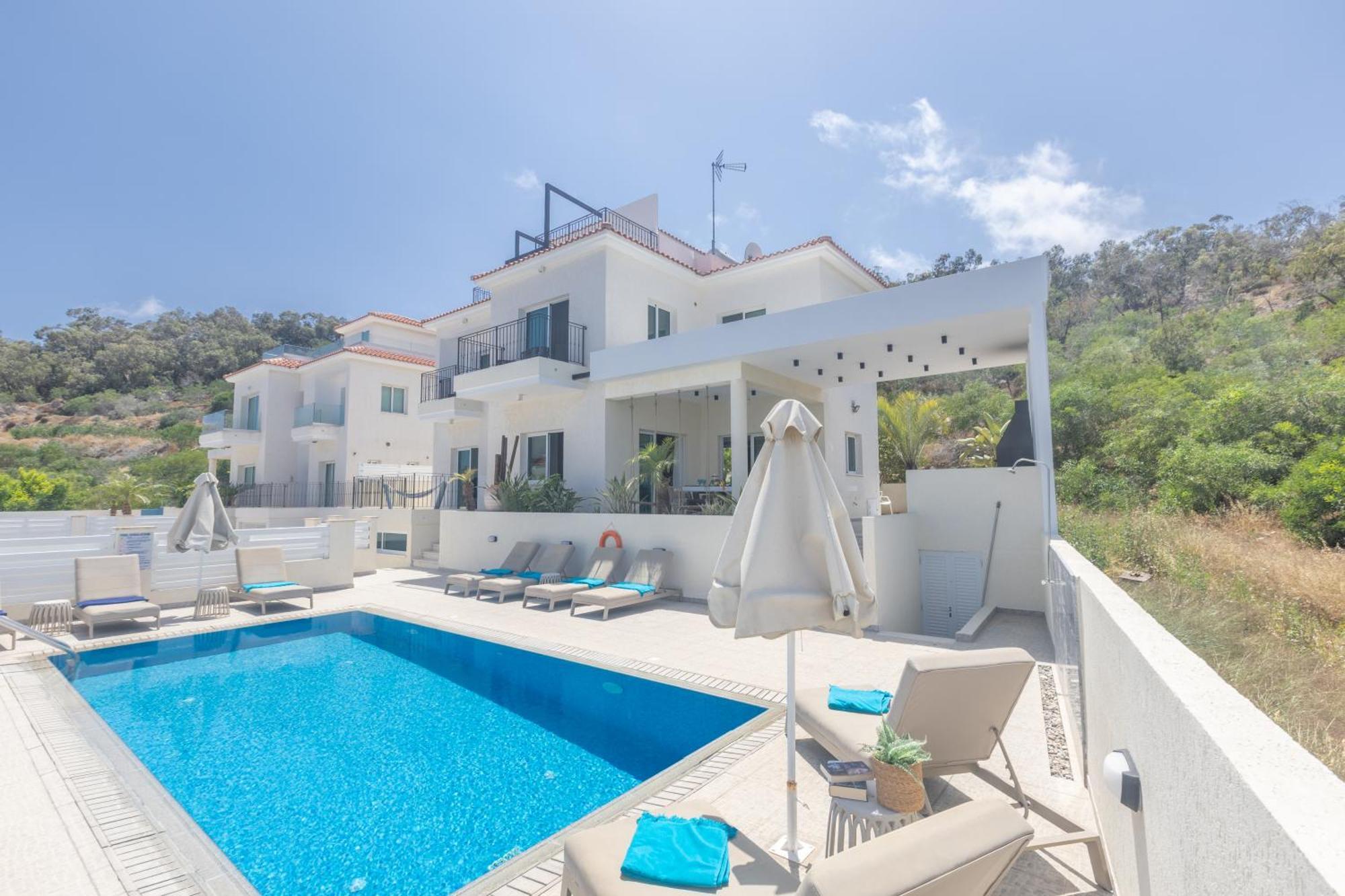 Romeo & Juliet Villa